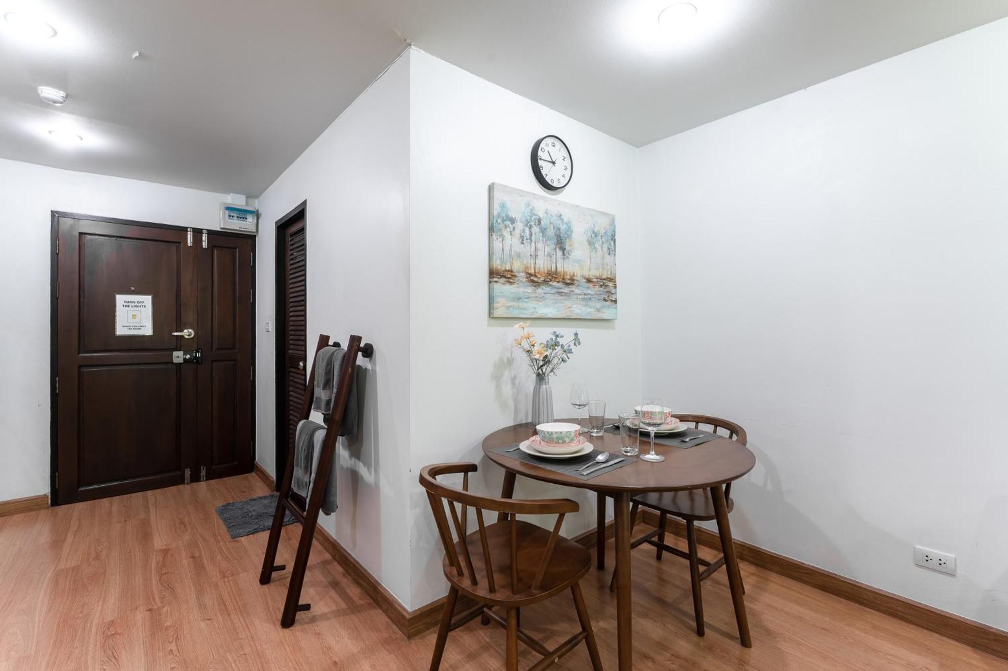 Modern Style 1br / Large Balcony At Nimman 清邁